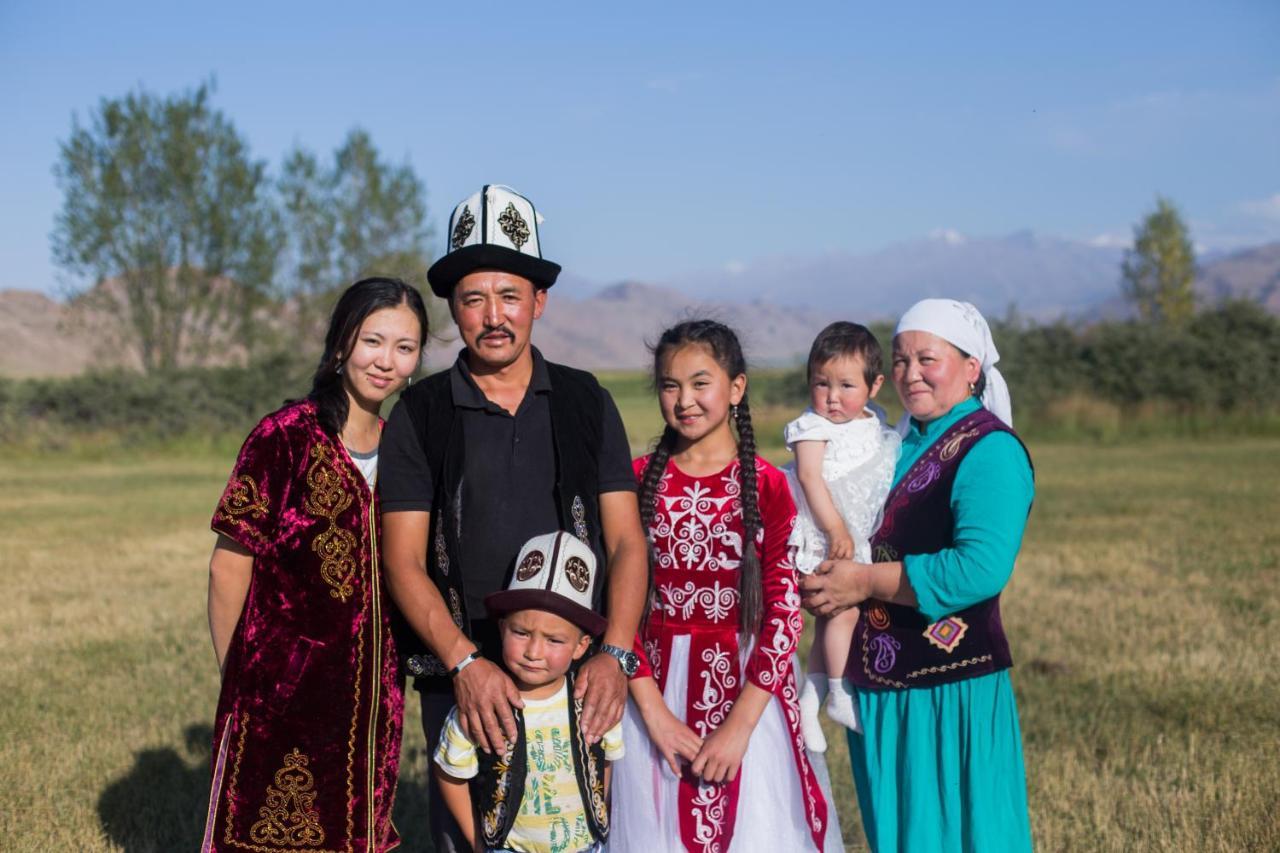 Jaichy Yurt Camp Hotel Kek-Say Ngoại thất bức ảnh