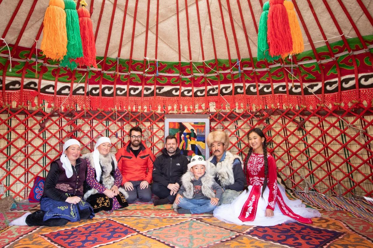Jaichy Yurt Camp Hotel Kek-Say Ngoại thất bức ảnh