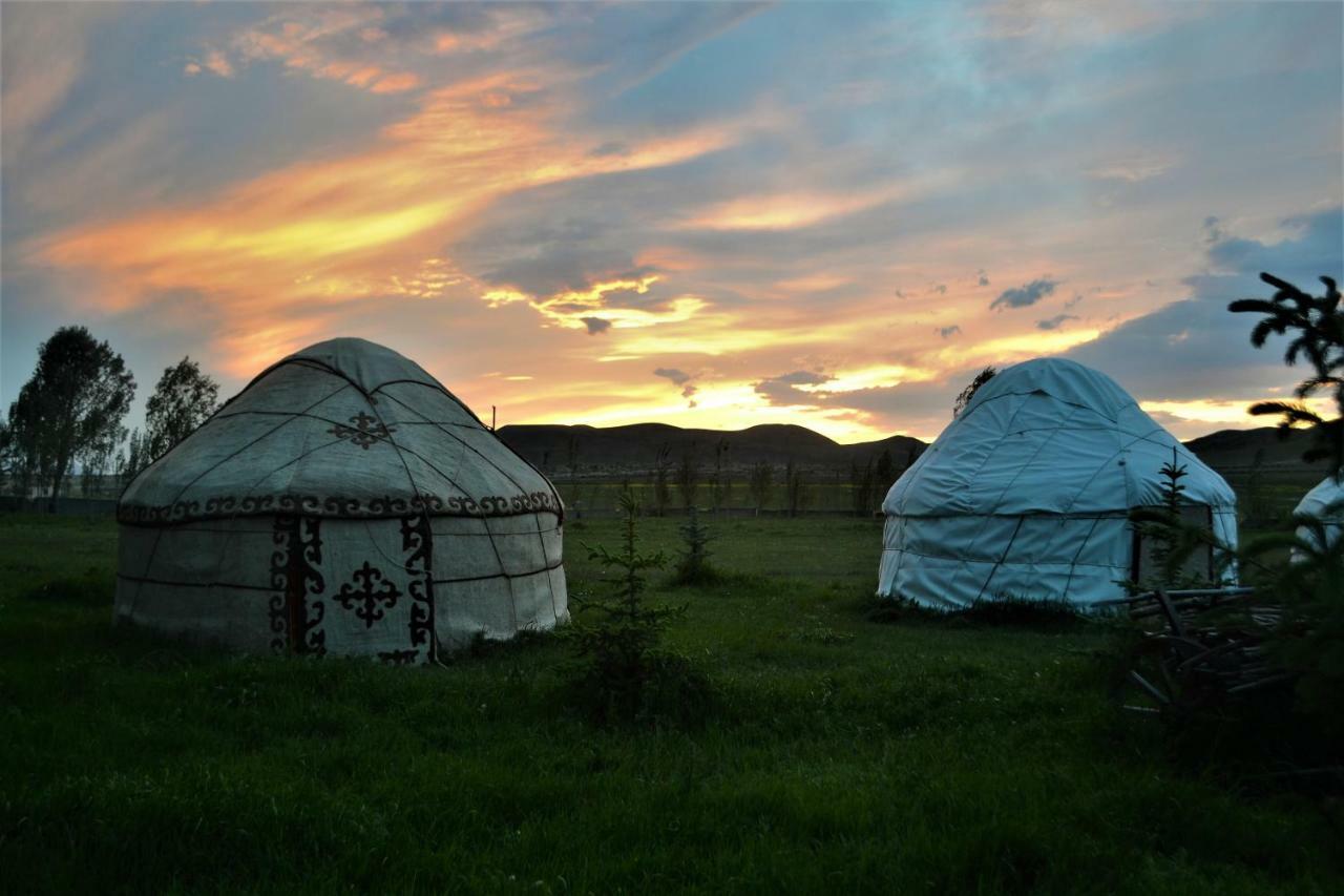 Jaichy Yurt Camp Hotel Kek-Say Ngoại thất bức ảnh